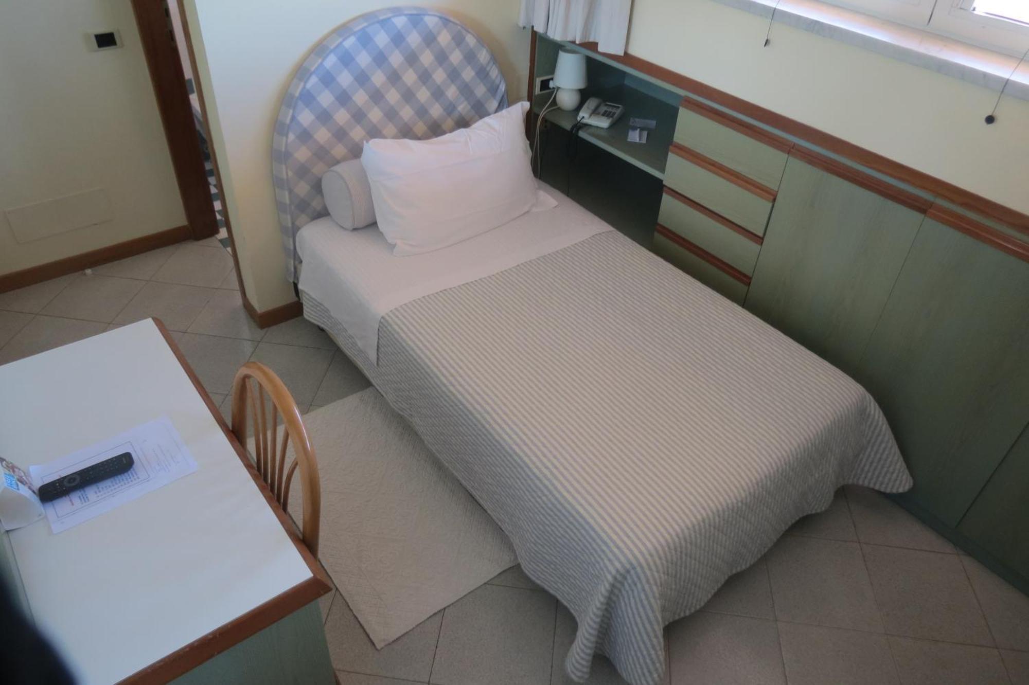 Hotel Eden Cinquale Esterno foto